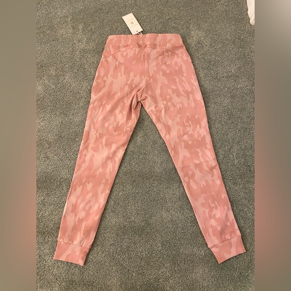 BuffBunny 2019 Collection Jasmine Jogger in Mauve Camo (BNWT) - Picture 6 of 10